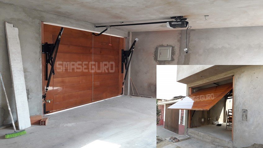 puerta de garaje parte posterior en sistema levadizo bajo techo