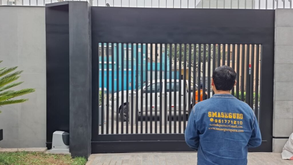 Mantenimiento de portón corredizo automático en Lima con motor NICE | Smaseguro