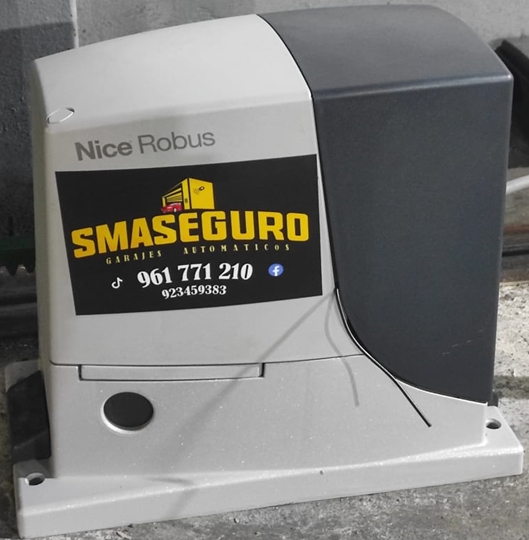 Motor NICE ROBUS600 para portón corredizo de hasta 600 kg con tecnología 24 V