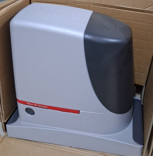 Motor NICE RUN1200HS High Speed Inverter para portón corredizo de hasta 1200 kg